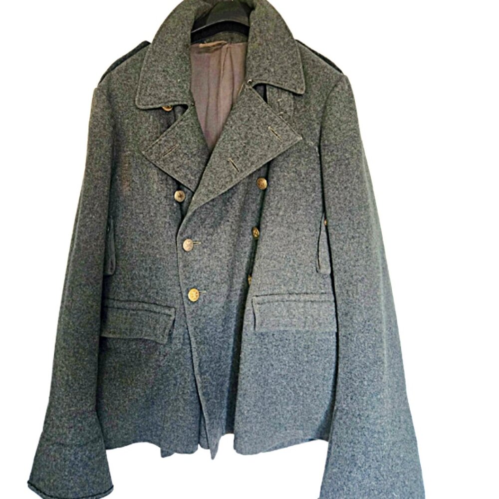 STYLISH GREEN WOOL COAT. SIZE XL MODERN MILITARY FLAVOR GREAT CONDITION